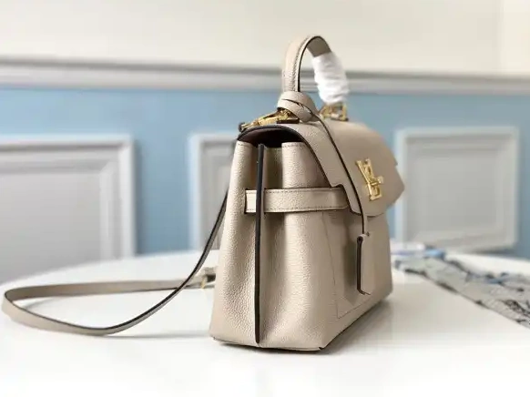 MM VUITTON LOCKME LOUIS EVER BB 0527